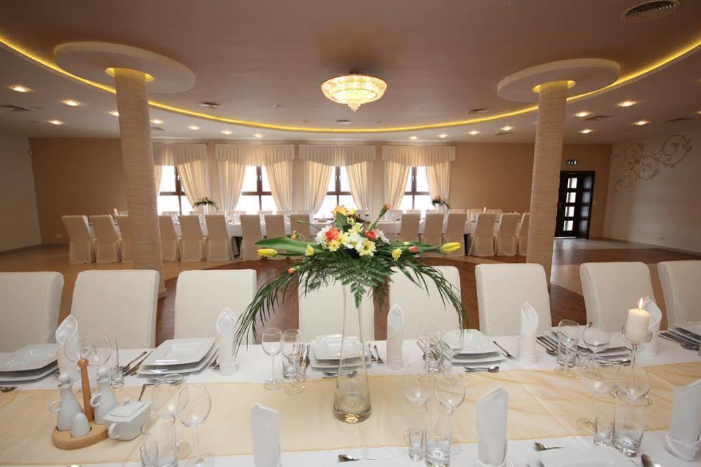 Biala Akacja Resort & Business プルドニク エクステリア 写真