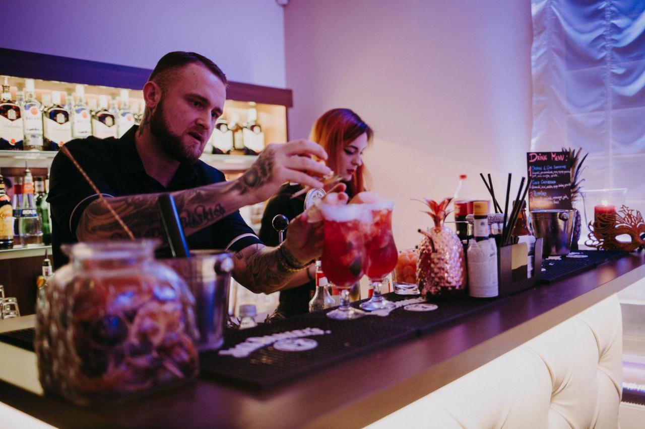 Biala Akacja Resort & Business プルドニク エクステリア 写真